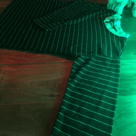 Cropped lo by sleeve top - Picture 3 of 4